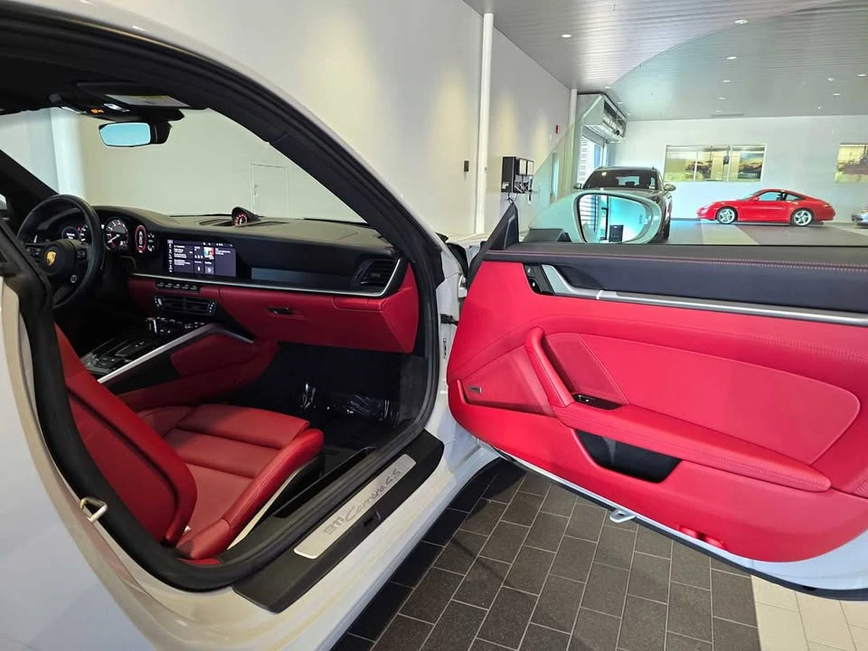 2021 Porsche 992 Carrera 4S - Image 10 of 18