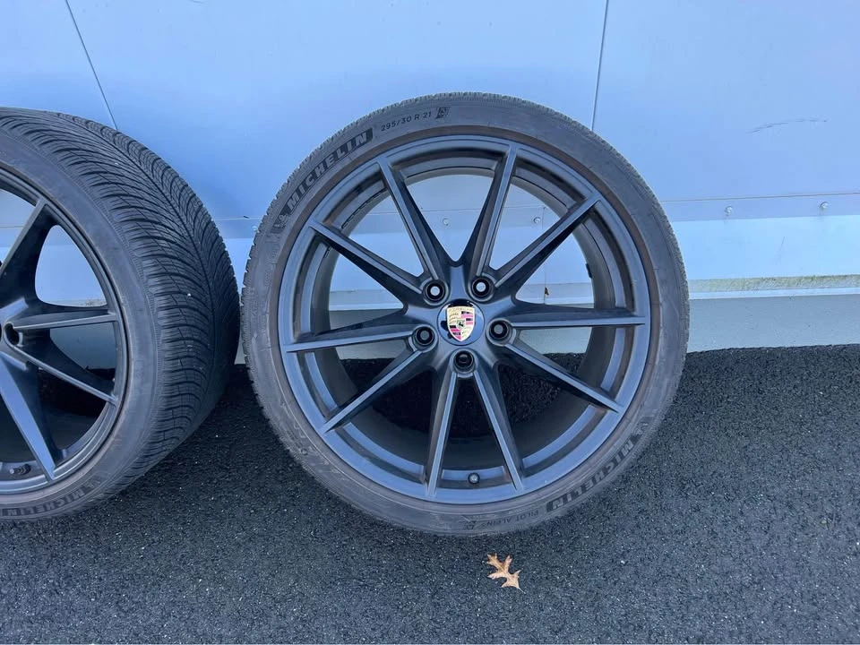 2020 Porsche 911 - Image 2 of 10