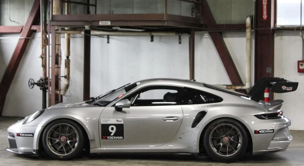 2021 Porsche 911 - Image 2 of 31