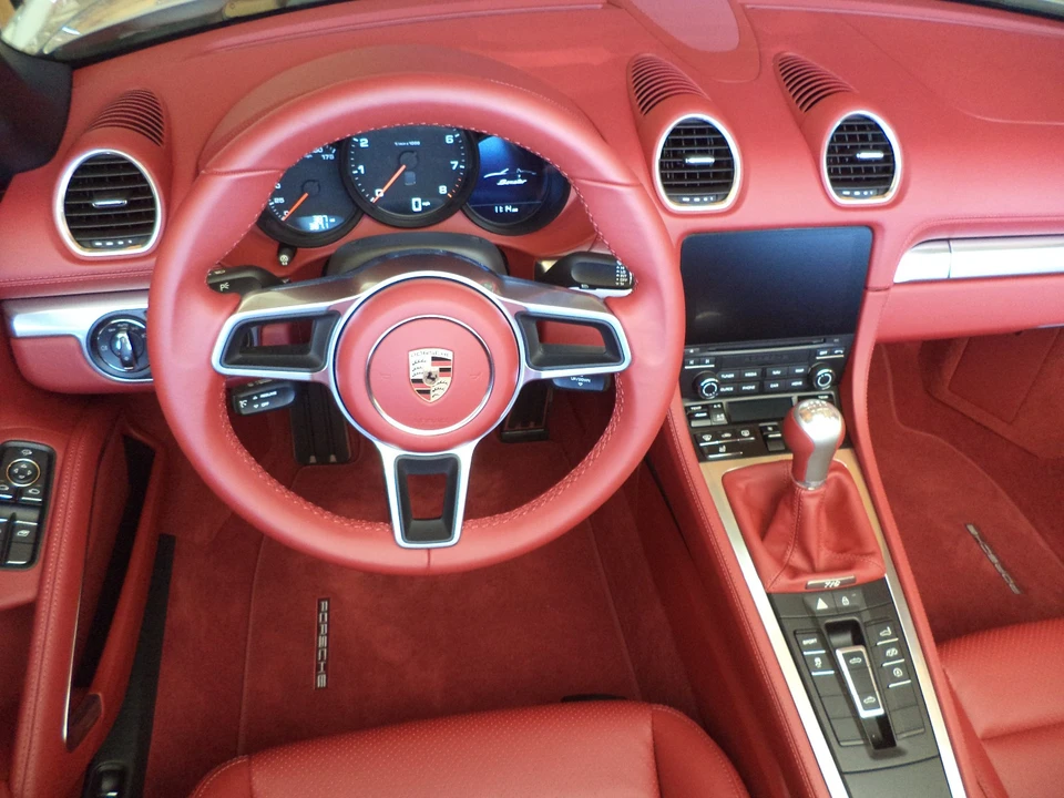 2021 Porsche 718 Boxster - Image 18 of 21