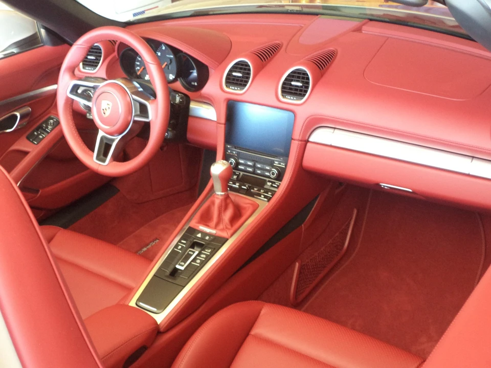 2021 Porsche 718 Boxster - Image 15 of 21