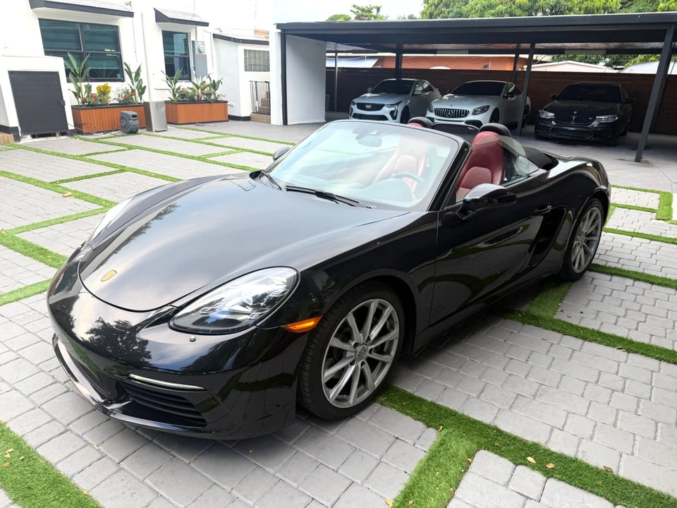 2021 Porsche 718 Boxster - Image 14 of 31