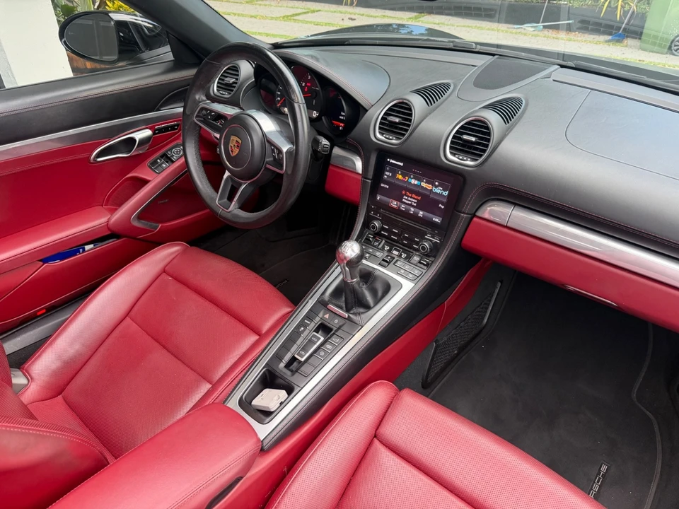 2021 Porsche 718 Boxster - Image 27 of 31