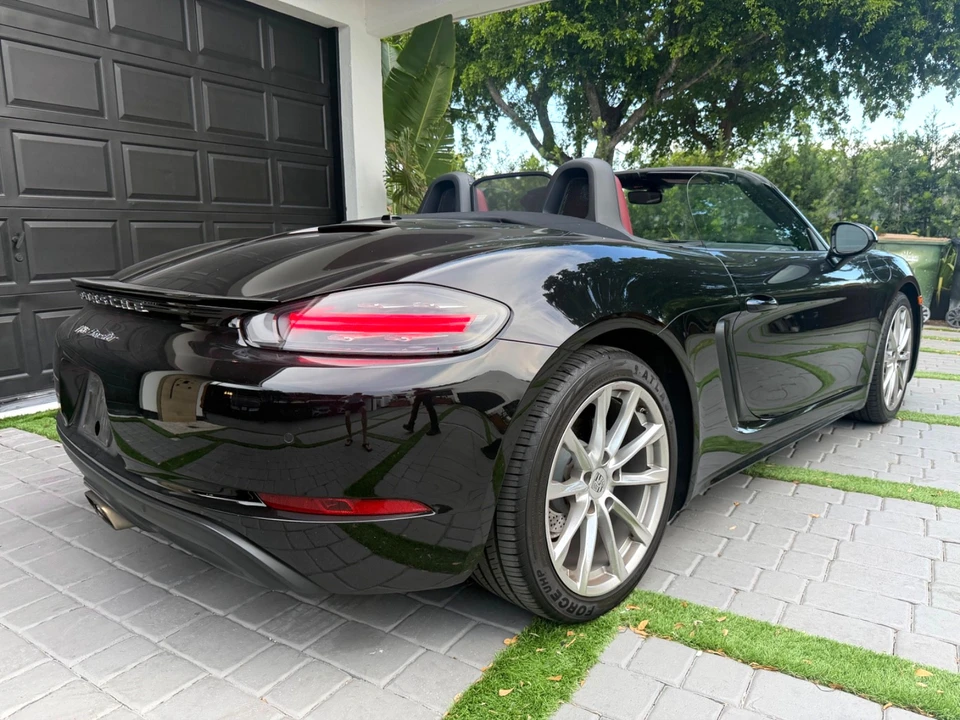 2021 Porsche 718 Boxster - Image 17 of 31