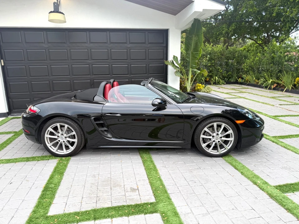 2021 Porsche 718 Boxster - Image 15 of 31