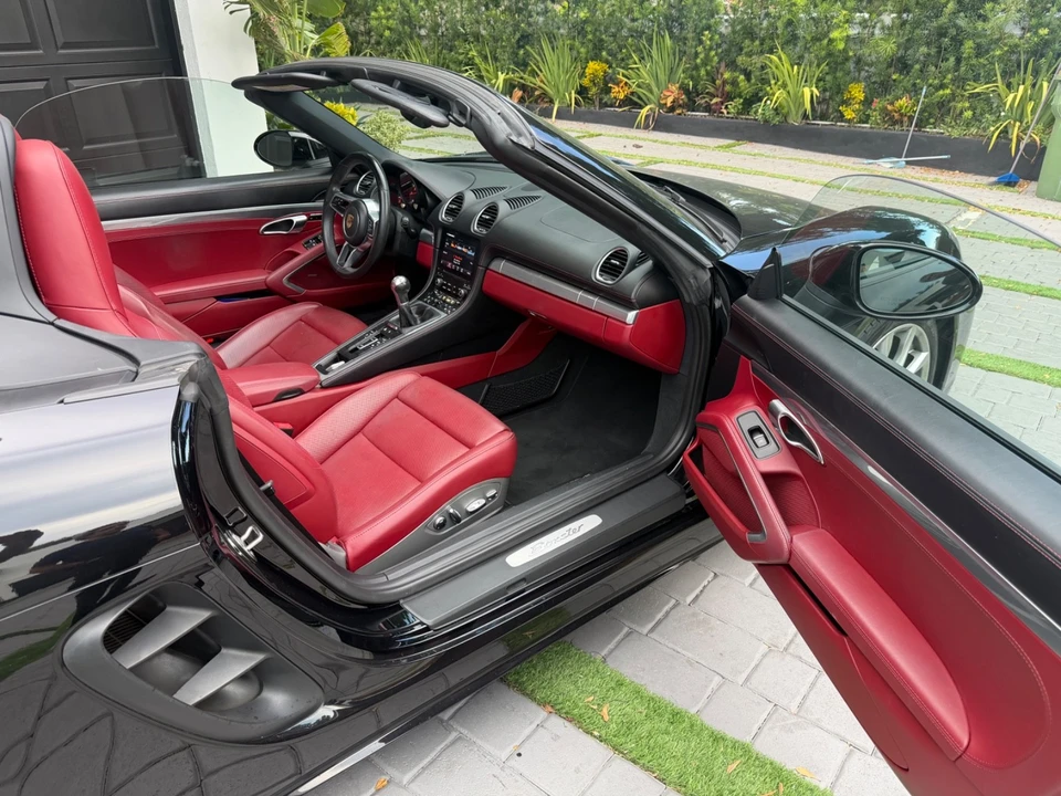 2021 Porsche 718 Boxster - Image 29 of 31