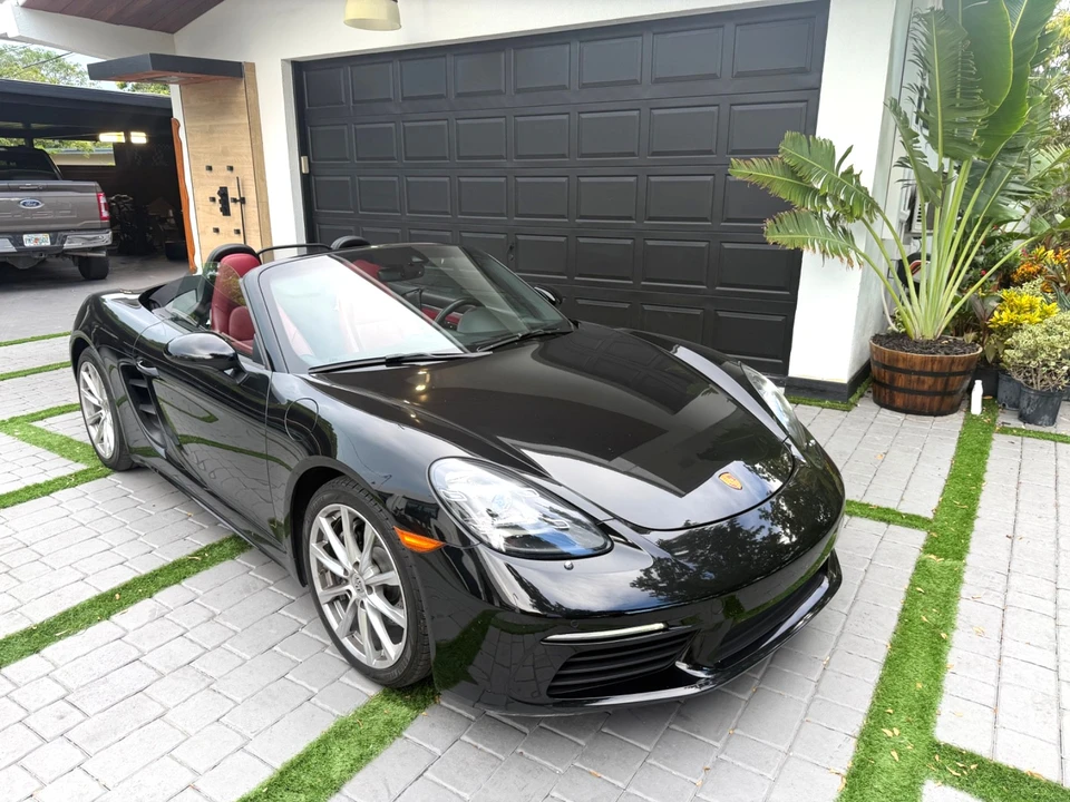 2021 Porsche 718 Boxster - Image 11 of 31