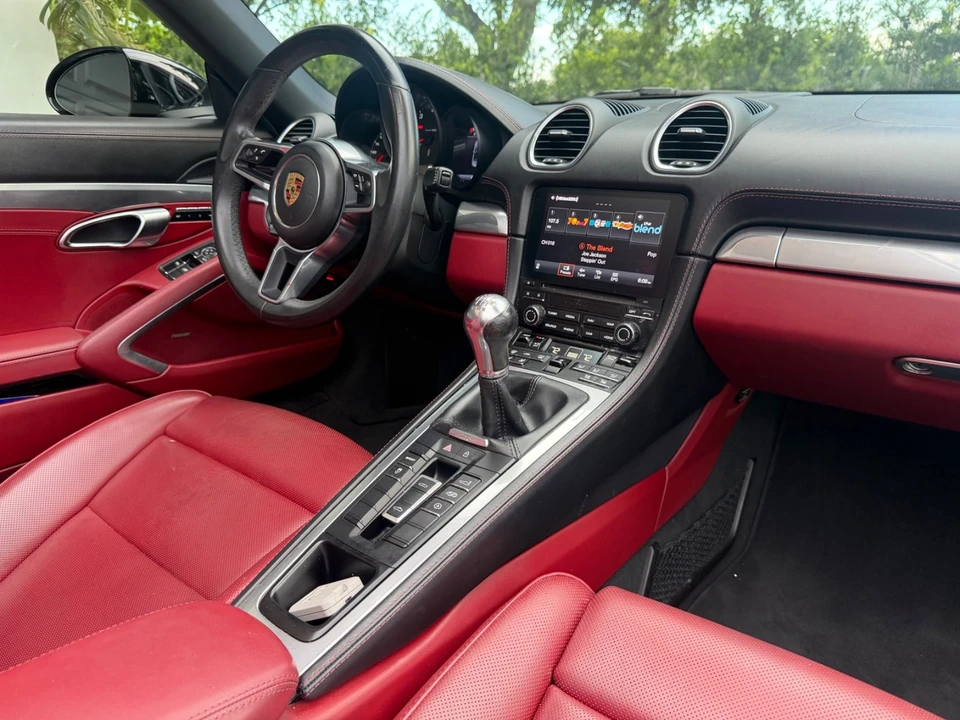 2021 Porsche 718 Boxster - Image 28 of 31