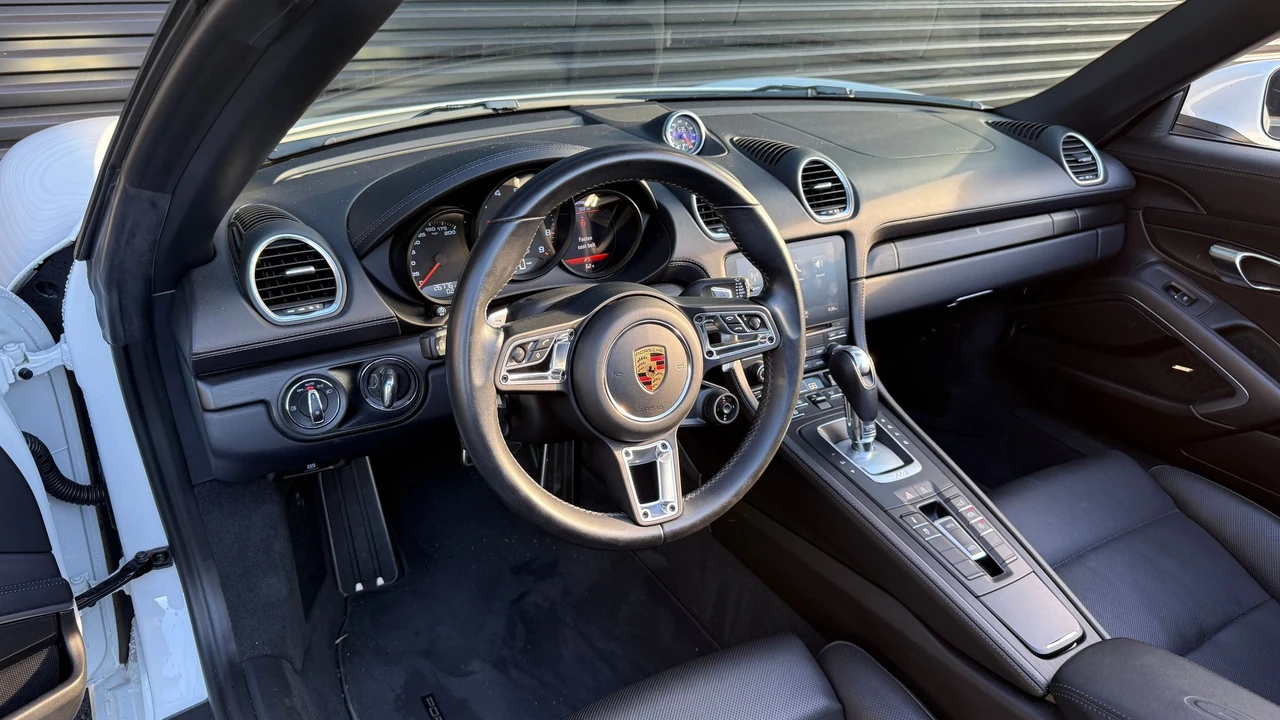 2021 Porsche 718 Boxster GTS 4.0 - Image 18 of 27