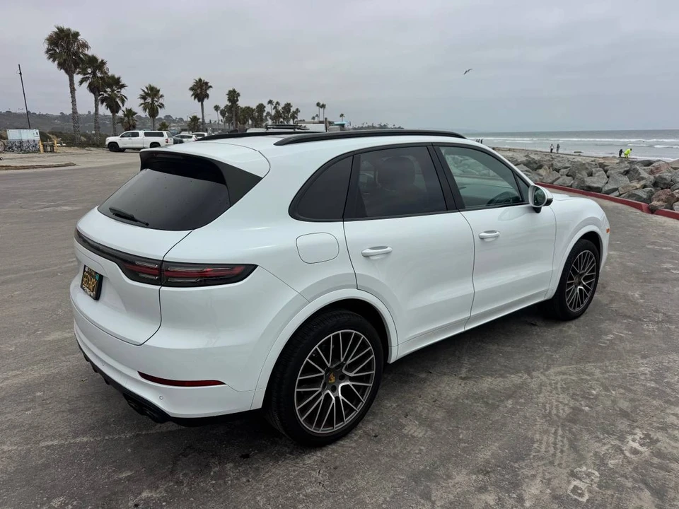 2021 Porsche 9Y0/9Y3 Cayenne - Image 3 of 10