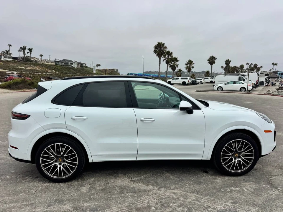 2021 Porsche 9Y0/9Y3 Cayenne - Image 2 of 10