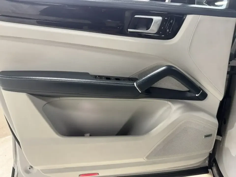 2021 Porsche 9Y0/9Y3 Cayenne - Image 16 of 20