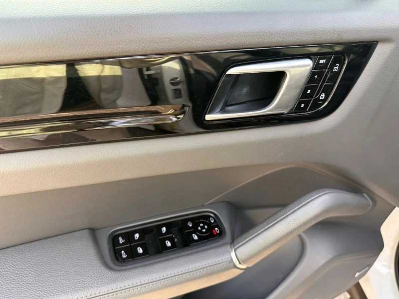 2021 Porsche 9Y0/9Y3 Cayenne - Image 10 of 12