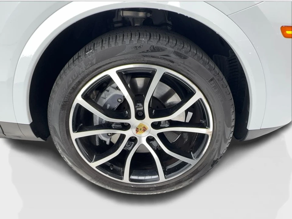 2021 Porsche - Image 13 of 31