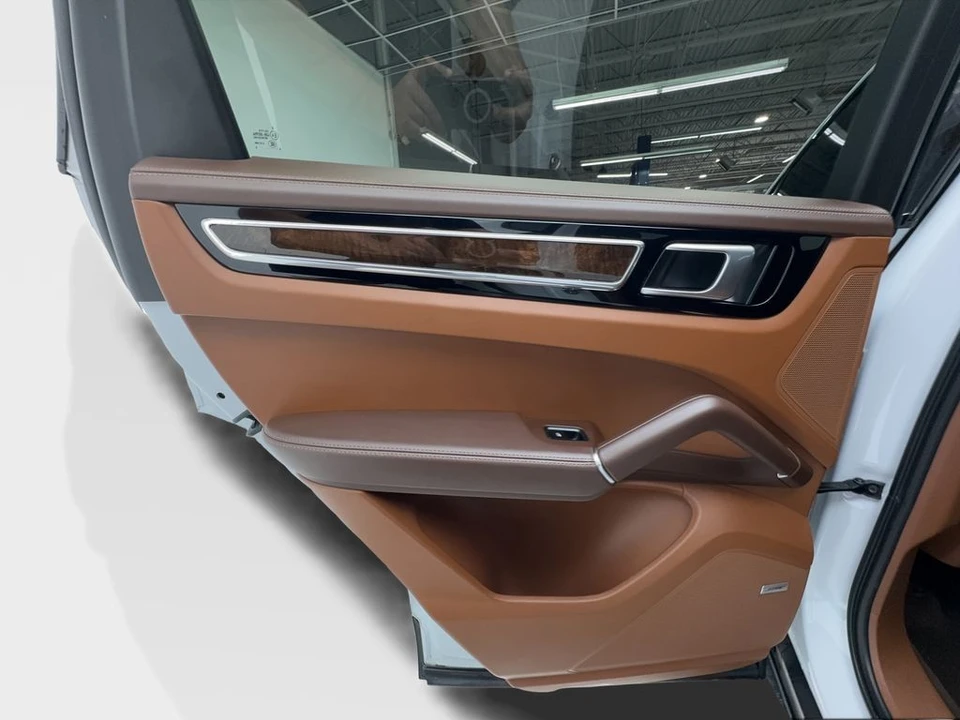 2021 Porsche - Image 26 of 31