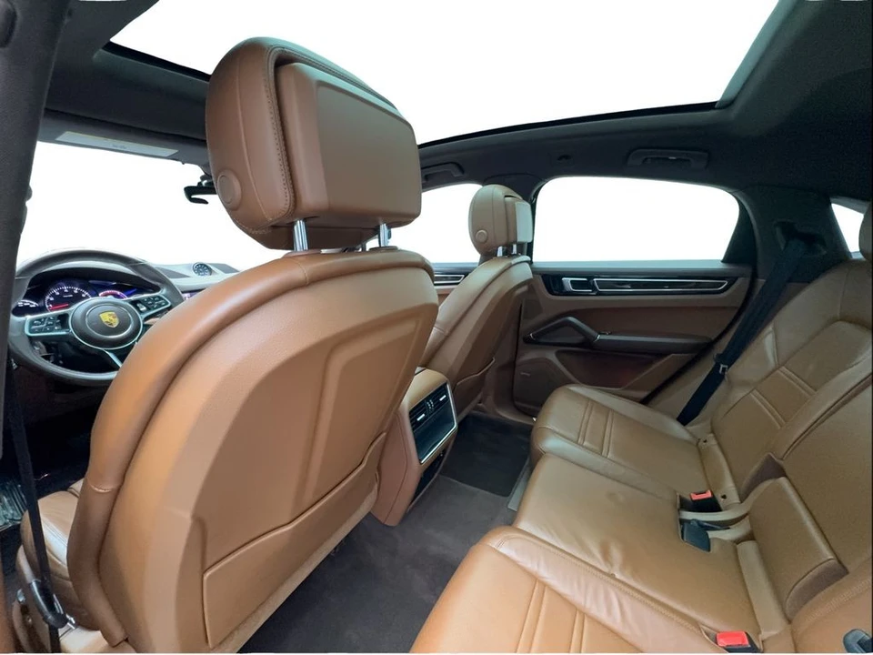 2021 Porsche - Image 24 of 31