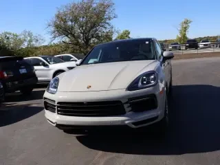 2021 Porsche 9Y0/9Y3 Cayenne - Image 2 of 4