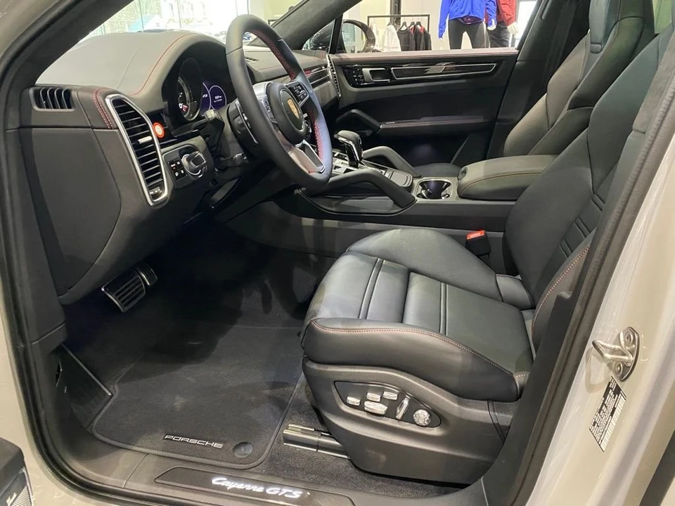 2021 Porsche 9Y0/9Y3 Cayenne GTS - Image 6 of 13