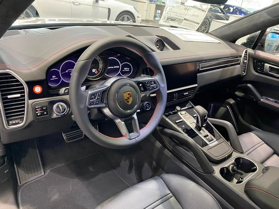 2021 Porsche 9Y0/9Y3 Cayenne GTS - Image 9 of 13