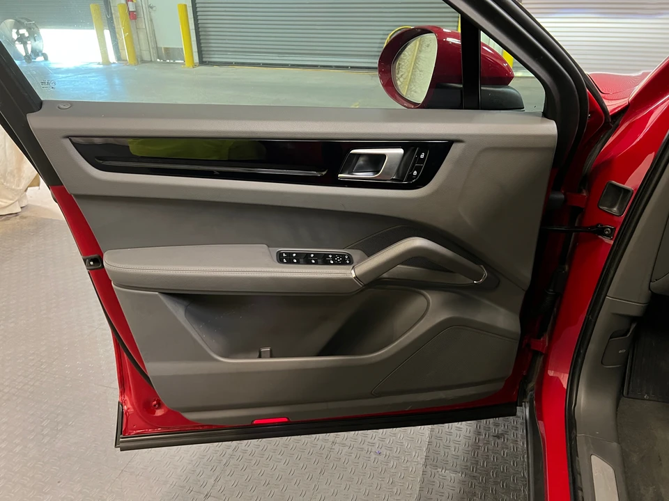 2021 Porsche 9Y0/9Y3 Cayenne Coupe - Image 2 of 31