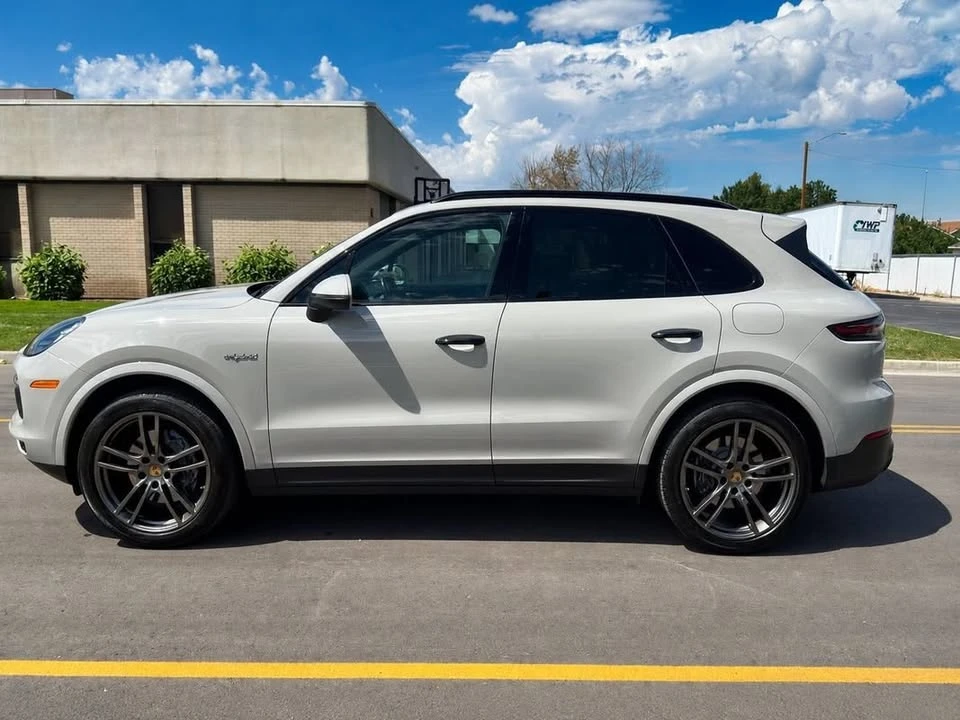 2021 Porsche 9Y0/9Y3 Cayenne - Image 2 of 5