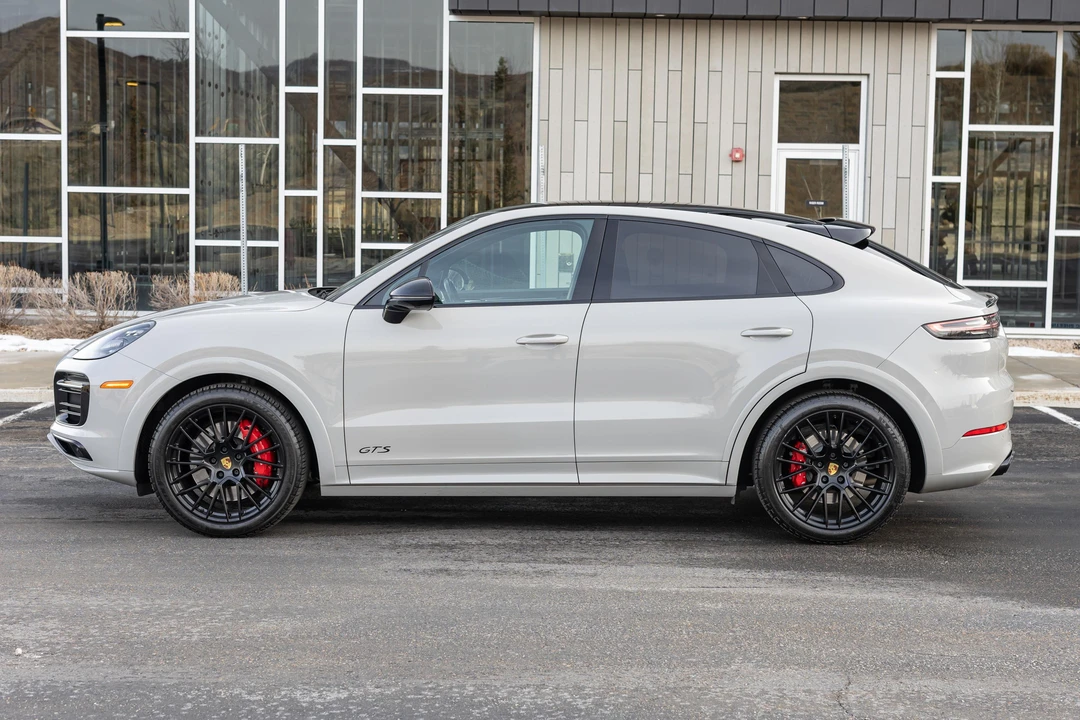 2021 Porsche 9Y0/9Y3 Cayenne GTS - Image 6 of 31