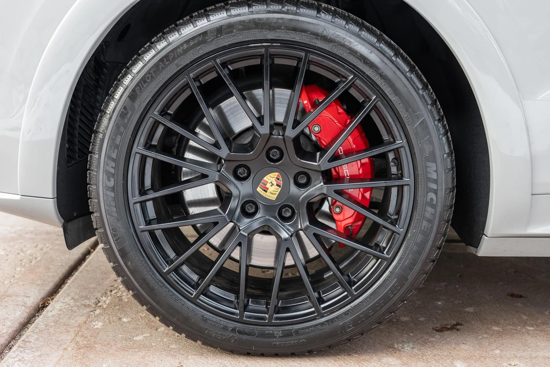 2021 Porsche 9Y0/9Y3 Cayenne GTS - Image 25 of 31