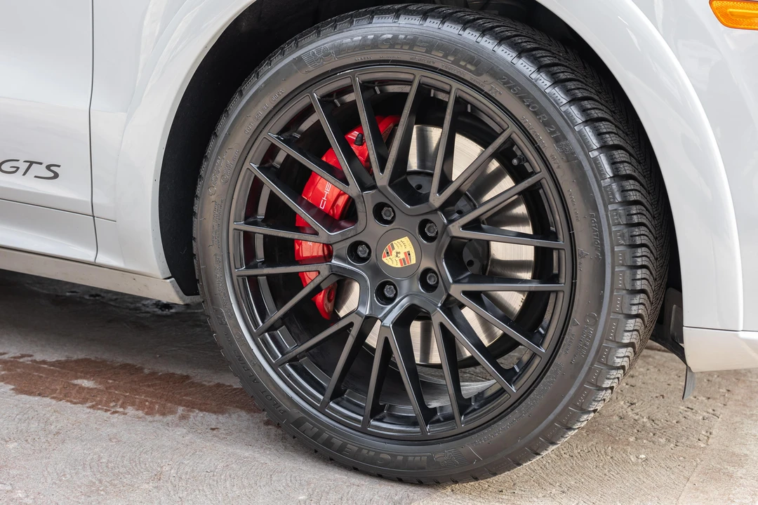 2021 Porsche 9Y0/9Y3 Cayenne GTS - Image 28 of 31