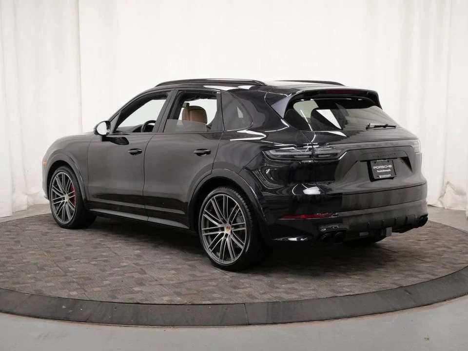 2021 Porsche 9Y0/9Y3 Cayenne GTS - Image 3 of 5