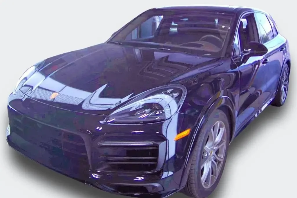 2021 Porsche 9Y0/9Y3 Cayenne GTS - Image 16 of 31