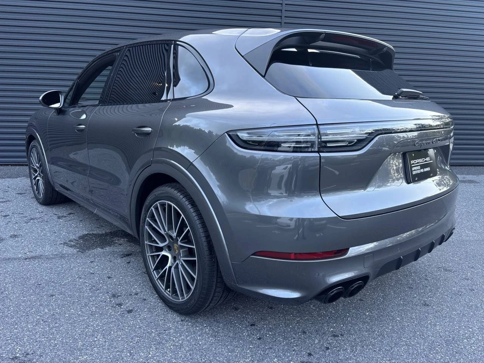 2021 Porsche 9Y0/9Y3 Cayenne GTS - Image 3 of 5