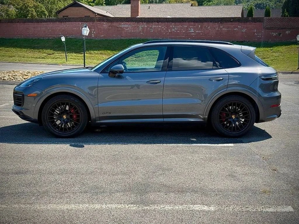 2021 Porsche 9Y0/9Y3 Cayenne GTS - Image 2 of 4