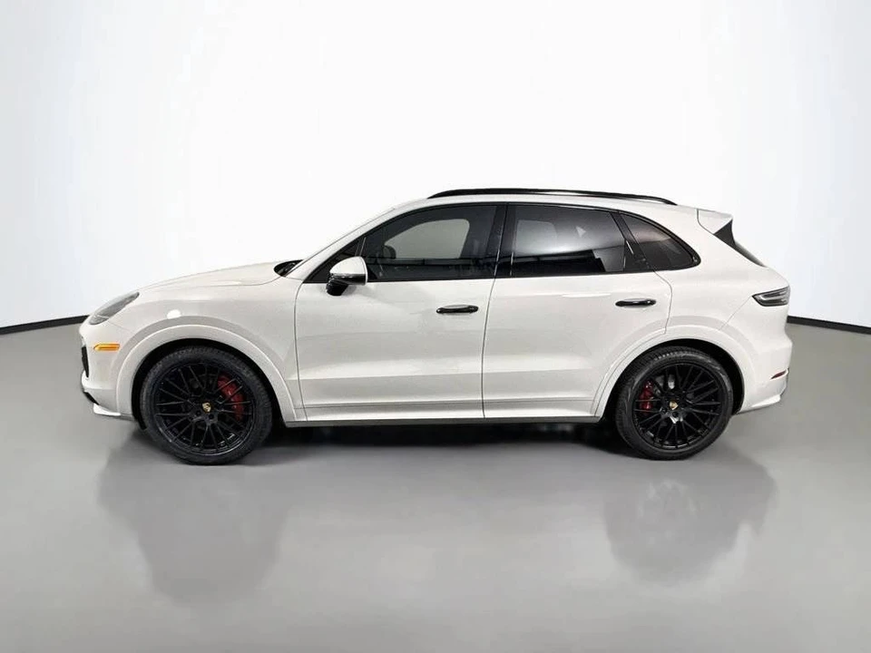 2021 Porsche 9Y0/9Y3 Cayenne GTS - Image 2 of 5