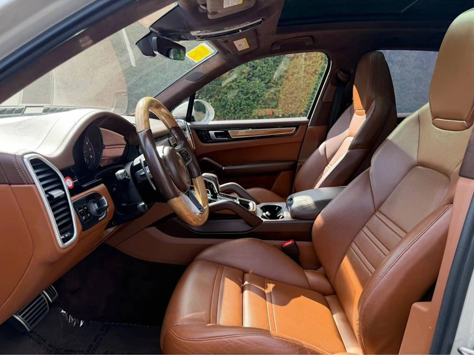 2021 Porsche 9Y0/9Y3 Cayenne GTS - Image 4 of 5