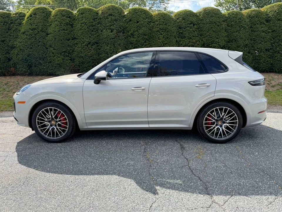 2021 Porsche 9Y0/9Y3 Cayenne GTS - Image 2 of 5