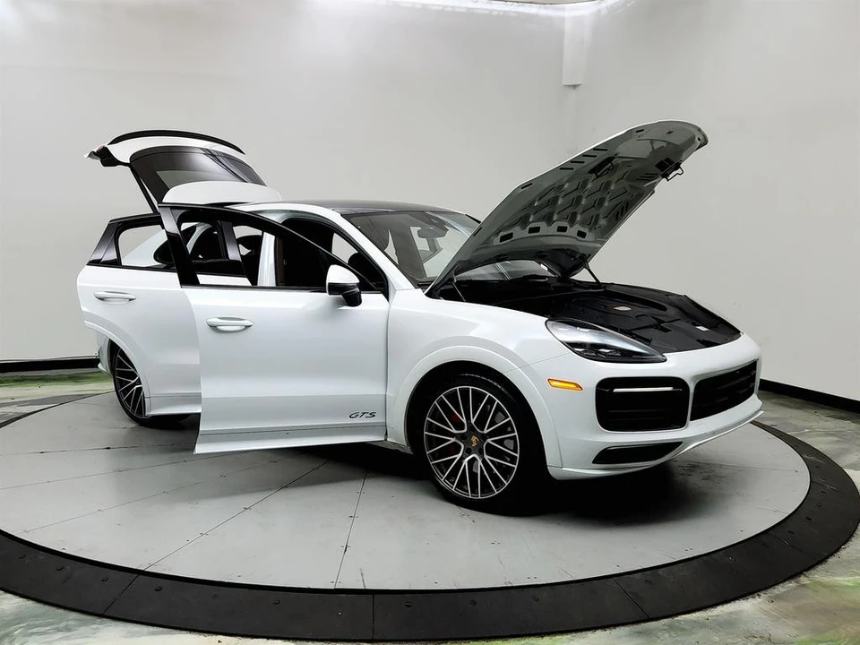 2021 Porsche 9Y0/9Y3 Cayenne GTS - Image 10 of 31
