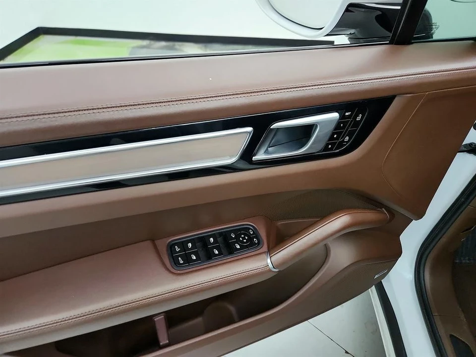 2021 Porsche 9Y0/9Y3 Cayenne GTS - Image 22 of 31