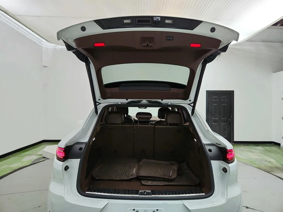 2021 Porsche 9Y0/9Y3 Cayenne GTS - Image 31 of 31