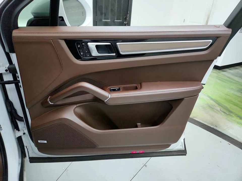 2021 Porsche 9Y0/9Y3 Cayenne GTS - Image 28 of 31