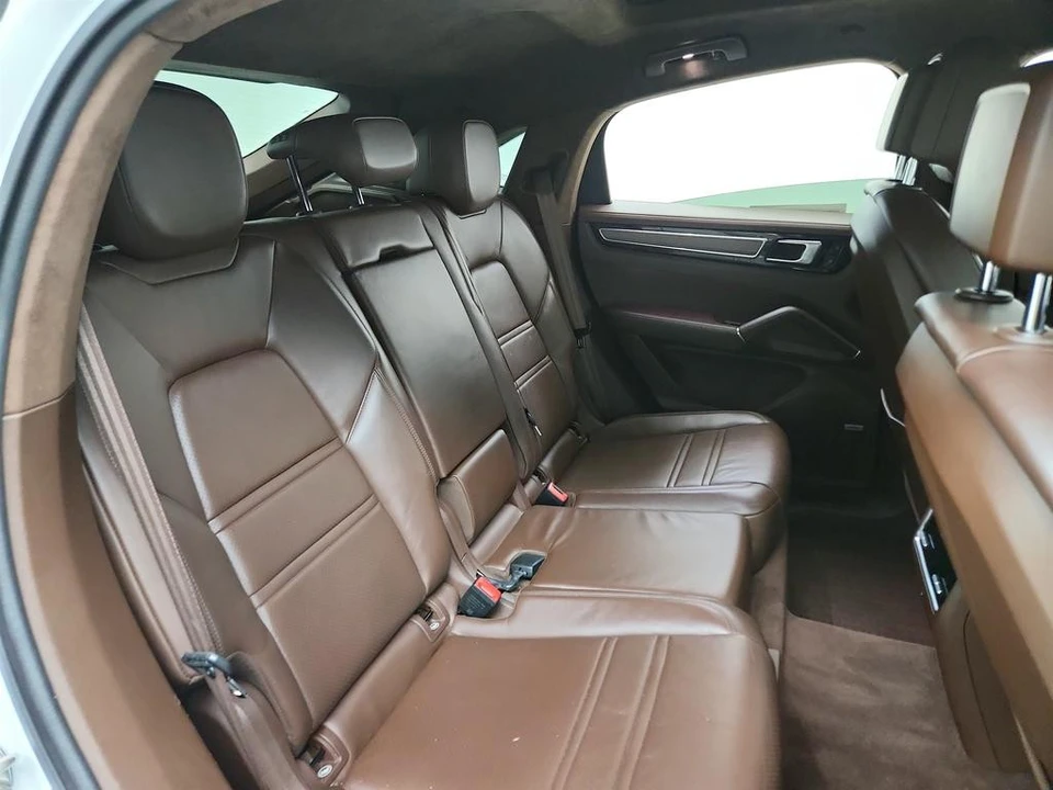 2021 Porsche 9Y0/9Y3 Cayenne GTS - Image 29 of 31