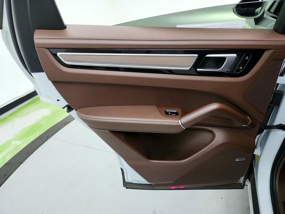 2021 Porsche 9Y0/9Y3 Cayenne GTS - Image 25 of 31