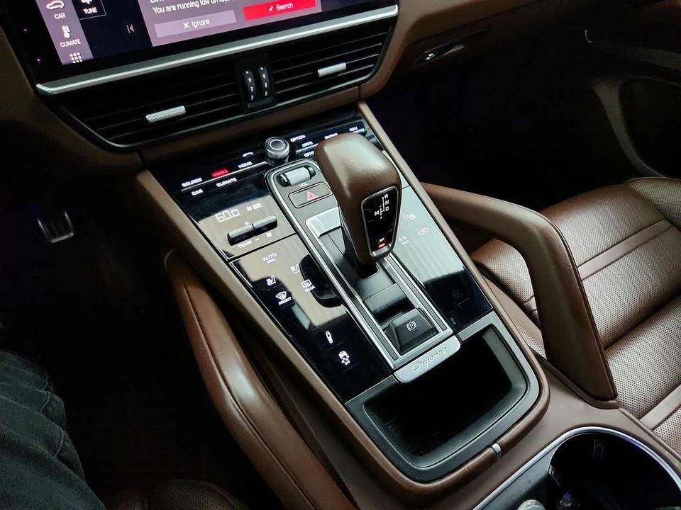 2021 Porsche 9Y0/9Y3 Cayenne GTS - Image 18 of 31