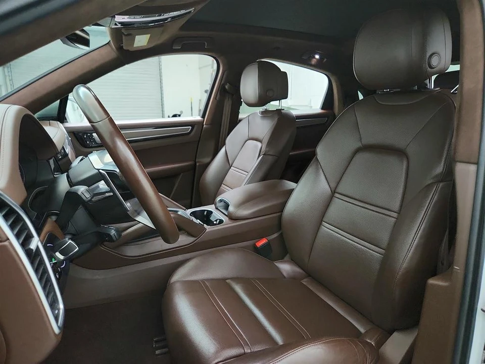 2021 Porsche 9Y0/9Y3 Cayenne GTS - Image 14 of 31