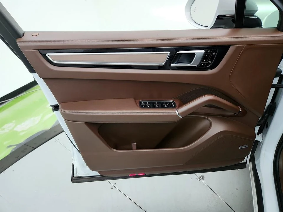 2021 Porsche 9Y0/9Y3 Cayenne GTS - Image 23 of 31