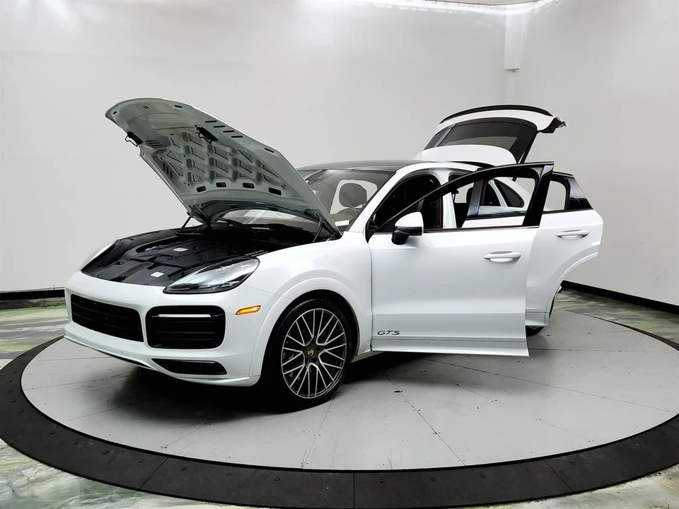 2021 Porsche 9Y0/9Y3 Cayenne GTS - Image 9 of 31