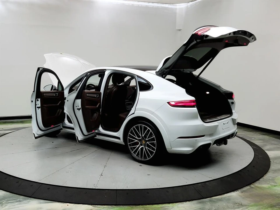 2021 Porsche 9Y0/9Y3 Cayenne GTS - Image 12 of 31