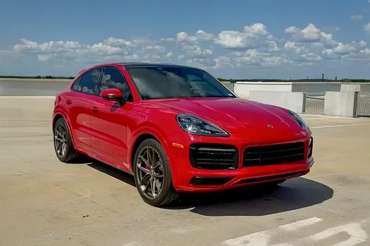 2021 Porsche Cayenne GTS w/ Lightweight Sport Design Package