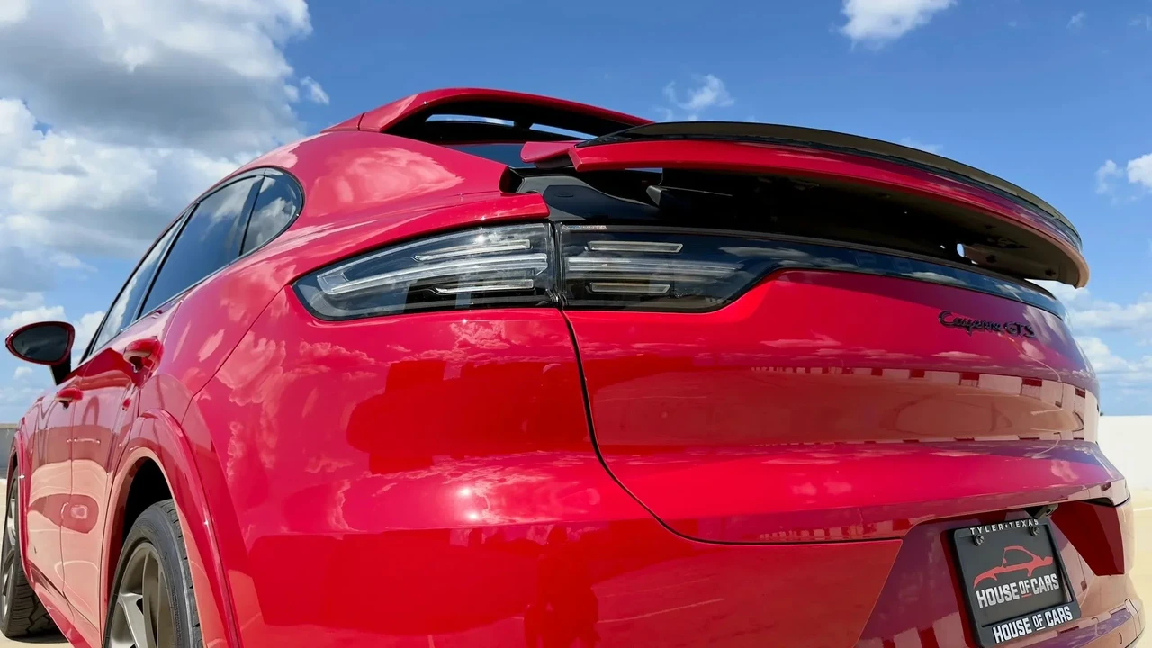 2021 Porsche 9Y0/9Y3 Cayenne GTS - Image 18 of 31