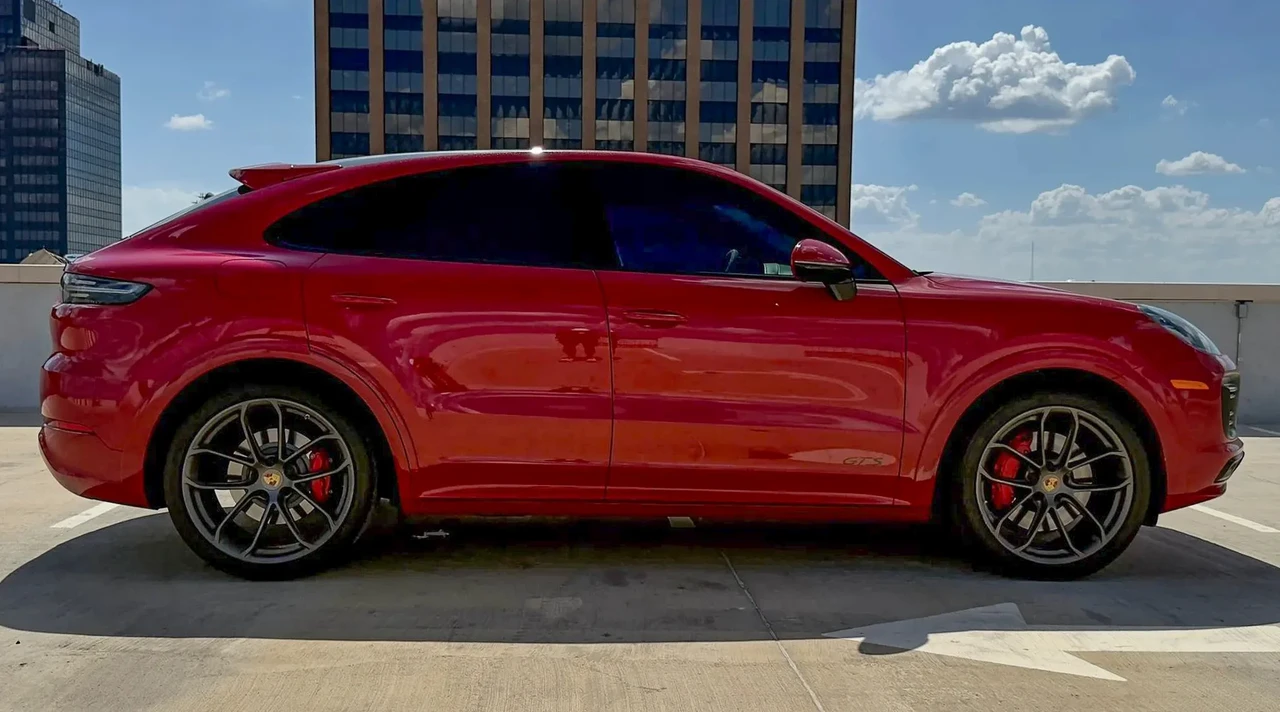2021 Porsche 9Y0/9Y3 Cayenne GTS - Image 2 of 31