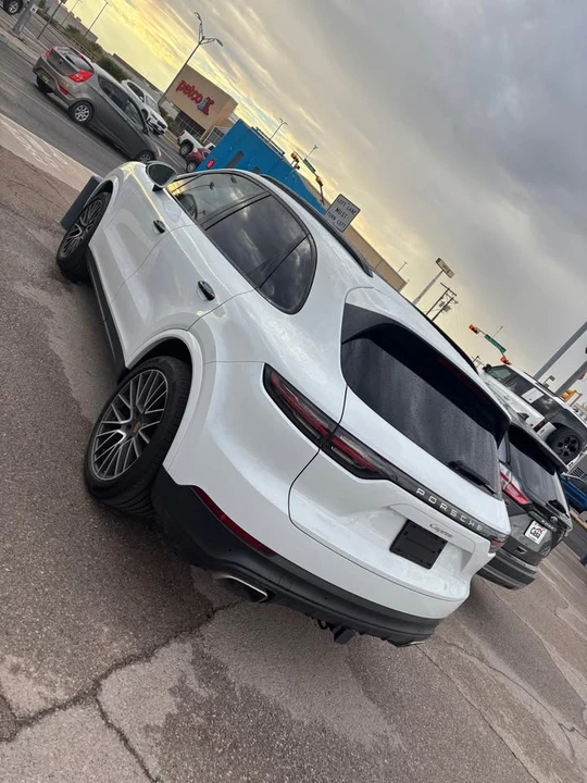 2021 Porsche 9Y0/9Y3 Cayenne - Image 4 of 5